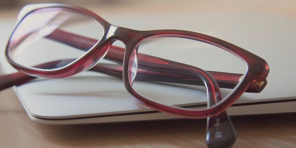 8 Simple Tips for More Comfortable Screen Time